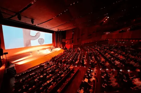 Участники медицинской конференции