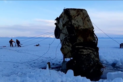 Со дна Байкала подняли тела погибших во время подледной трагедии